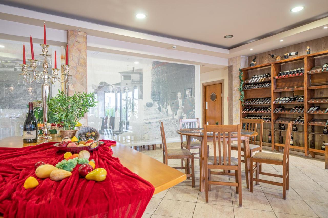 Tselikas Hotel Kozani Eksteriør billede